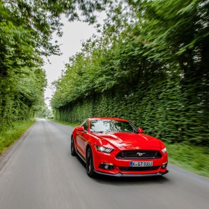 Photo officielle Ford Mustang 2015 : roadtrip Paris-Deauville