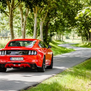 Photo officielle Ford Mustang 2015 : roadtrip Paris-Deauville