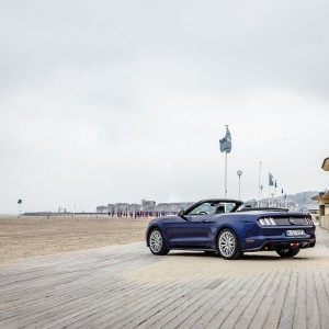 Photo officielle Ford Mustang 2015 : roadtrip Paris-Deauville