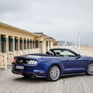 Photo officielle Ford Mustang 2015 : roadtrip Paris-Deauville