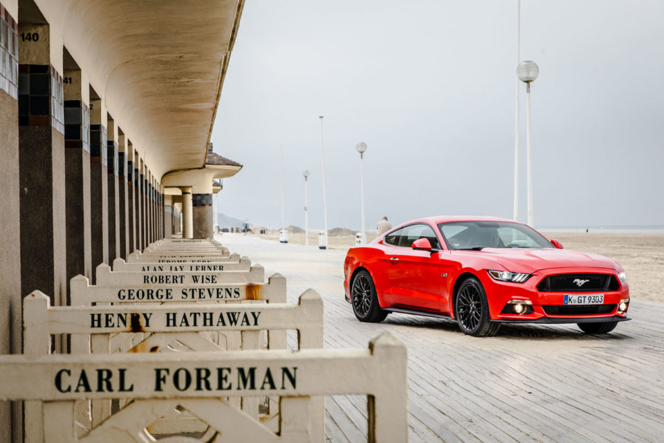 Photo officielle Ford Mustang 2015 : roadtrip Paris-Deauville