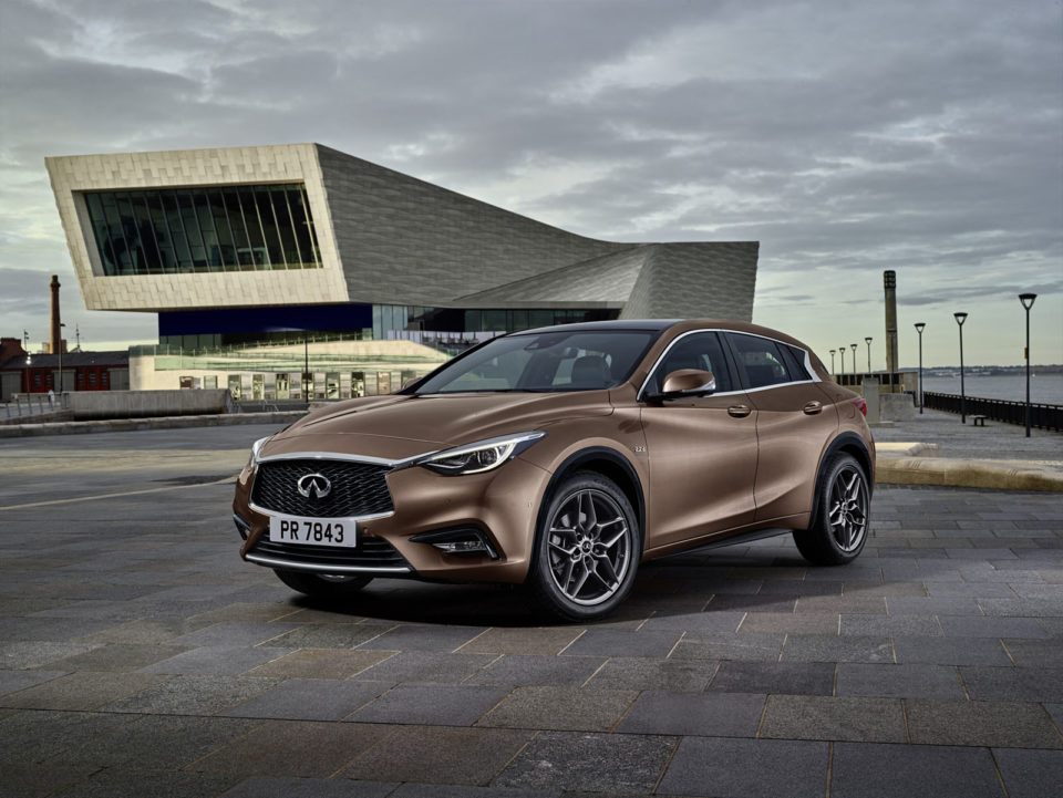 Photo officielle nouvelle Infiniti Q30 (2015)