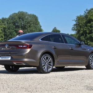 Photo présentation Renault Talisman Brun Vison (2015)