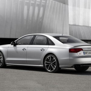 Photo 3/4 arrière nouvelle Audi S8 plus (2015)