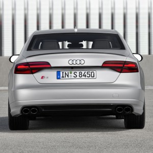 Photo face arrière nouvelle Audi S8 plus (2015)