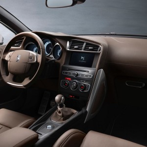 Photo intérieur cuir nouvelle DS 4 restylée (2015)