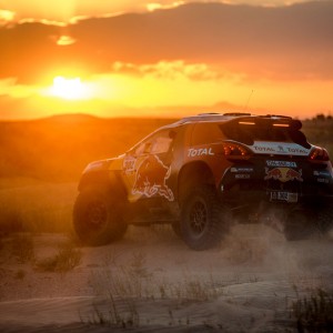 Photo officielle Peugeot 2008 DKR 2015 – Essais Silk Road Rally