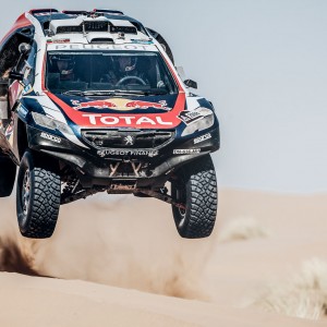 Photo officielle Peugeot 2008 DKR 2015 – Essais Silk Road Rally