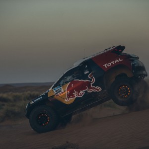 Photo officielle Peugeot 2008 DKR 2015 – Essais Silk Road Rally