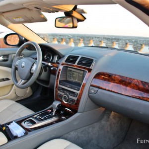 Photo intérieur cuir Jaguar XK 4.2 V8 Cabriolet – SuperCar RoadTrip