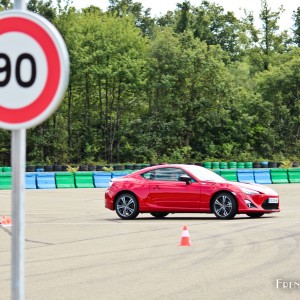 Photo Toyota GT86 – Toyota Innove – Circuit de Dreux (2015)