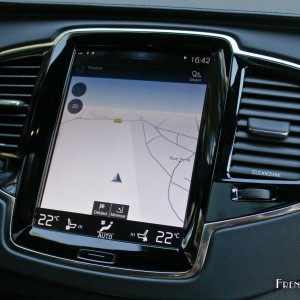 Photo écran tactile GPS Volvo XC90 Inscription D5 AWD (2015)