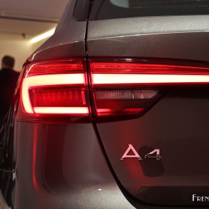 Photo feu arrière nouvelle Audi A4 Avant (2015)