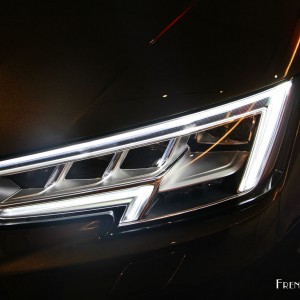 Photo signature lumineuse nouvelle Audi A4 Avant (2015)