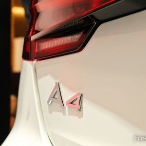 Photo sigle nouvelle Audi A4 (2015)