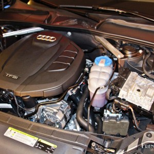 Photo moteur TFSI nouvelle Audi A4 (2015)