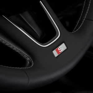 Photo détail sigle S volant nouvelle Audi S4 (2015)