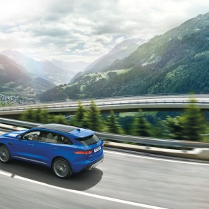 Photo officielle Jaguar F-Pace S (2015)