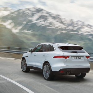 Photo officielle Jaguar F-Pace Portfolio (2015)