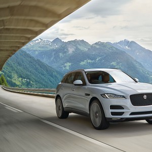 Photo officielle Jaguar F-Pace Portfolio (2015)