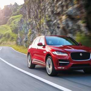 Photo officielle Jaguar F-Pace R-Sport (2015)