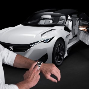 Photo smartwatch Samsung Gear S Peugeot Fractal Concept Car (201