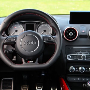 Photo volant cuir Audi S1 Sportback – 2.0 TFSI 231 ch (2015)