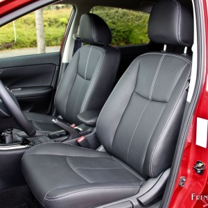 Photo intérieur cuir Nissan Pulsar GT (2015)