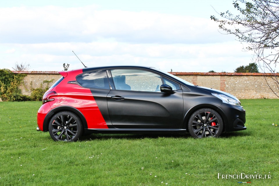 Photo profil Peugeot 208 GTi by Peugeot Sport (2015)