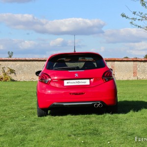 Photo face arrière Peugeot 208 GTi by Peugeot Sport (2015)