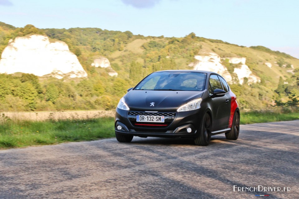 Photo essai Peugeot 208 GTi by Peugeot Sport (2015)