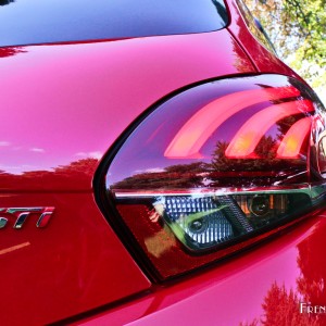 Photo feu arrière LED Peugeot 208 GTi by Peugeot Sport (2015)