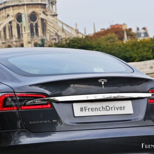 Photo hayon coffre Tesla Model S 70D (2015)