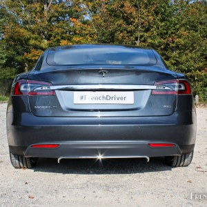 Photo face arrière Tesla Model S 70D (2015)