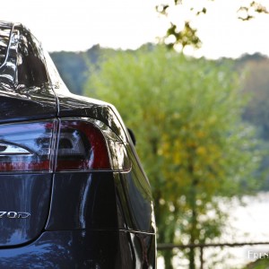 Photo feu arrière Tesla Model S 70D (2015)
