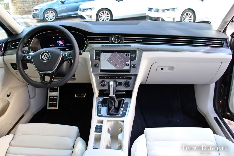 Photo intérieur Volkswagen Passat GTE (2015)