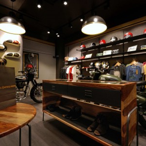 Photo Mikael Florentin – Boutique Royal Enfield Paris