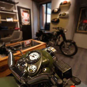 Photo Mikael Florentin – Boutique Royal Enfield Paris