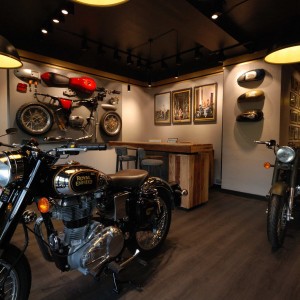 Photo Mikael Florentin – Boutique Royal Enfield Paris