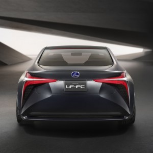 Photo face arrière Concept Lexus LF-FC (2015)