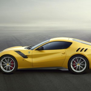 Photo officielle Ferrari F12tdf (2015)