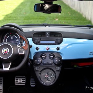 Photo tableau de bord Abarth 595 Turismo (2015)