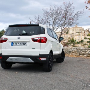 Photo essai Ford EcoSport Titanium S Blanc Diamant (2015)