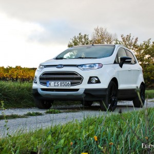 Photo essai Ford EcoSport Titanium S Blanc Diamant (2015)