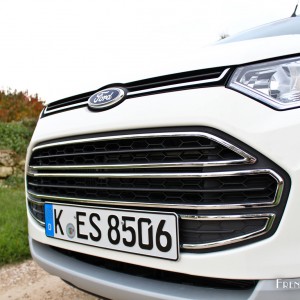 Photo face avant Ford EcoSport Titanium S (2015)