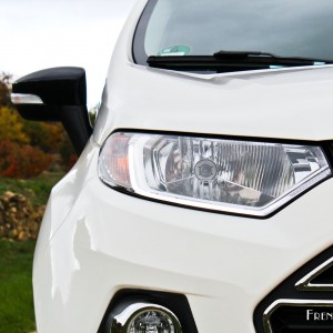 Photo phare avant Ford EcoSport Titanium S (2015)