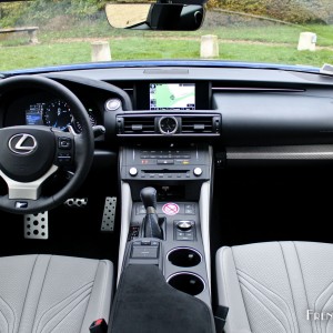 Photo tableau de bord Lexus RC F (2015)