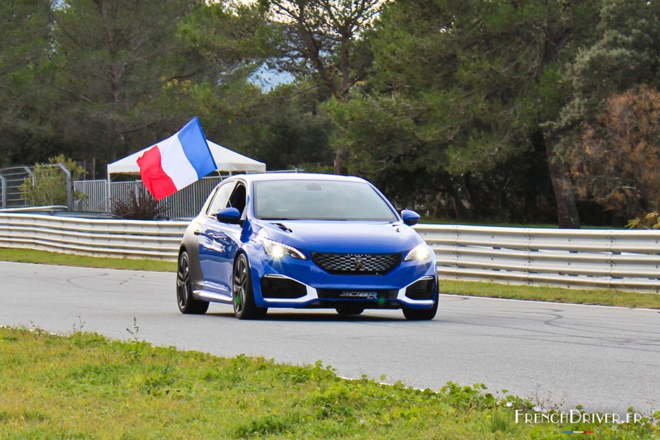 Photo essai Peugeot 308 R HYbrid (2015)