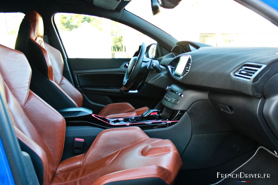 Photo intérieur Peugeot 308 R HYbrid (2015)