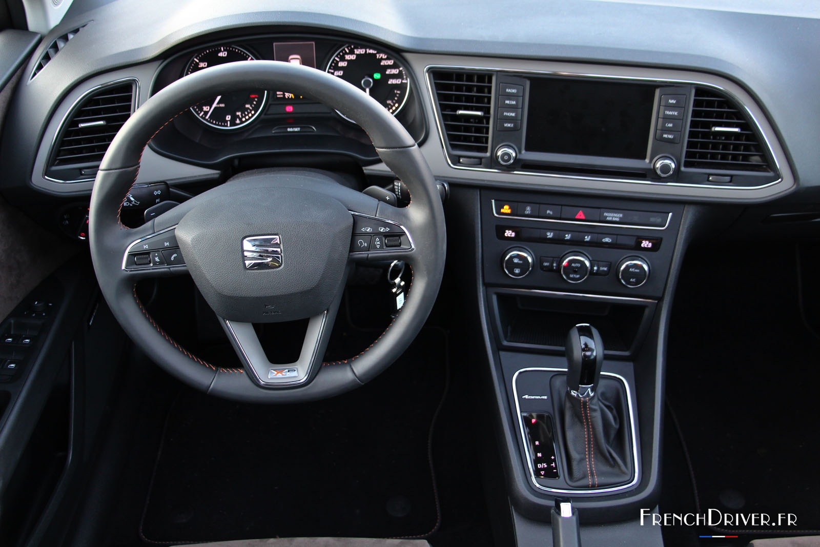 [Actualité] Groupe Dongfeng - Page 4 Essai-seat-leon-xperience-2015-frenchdriver-1-022